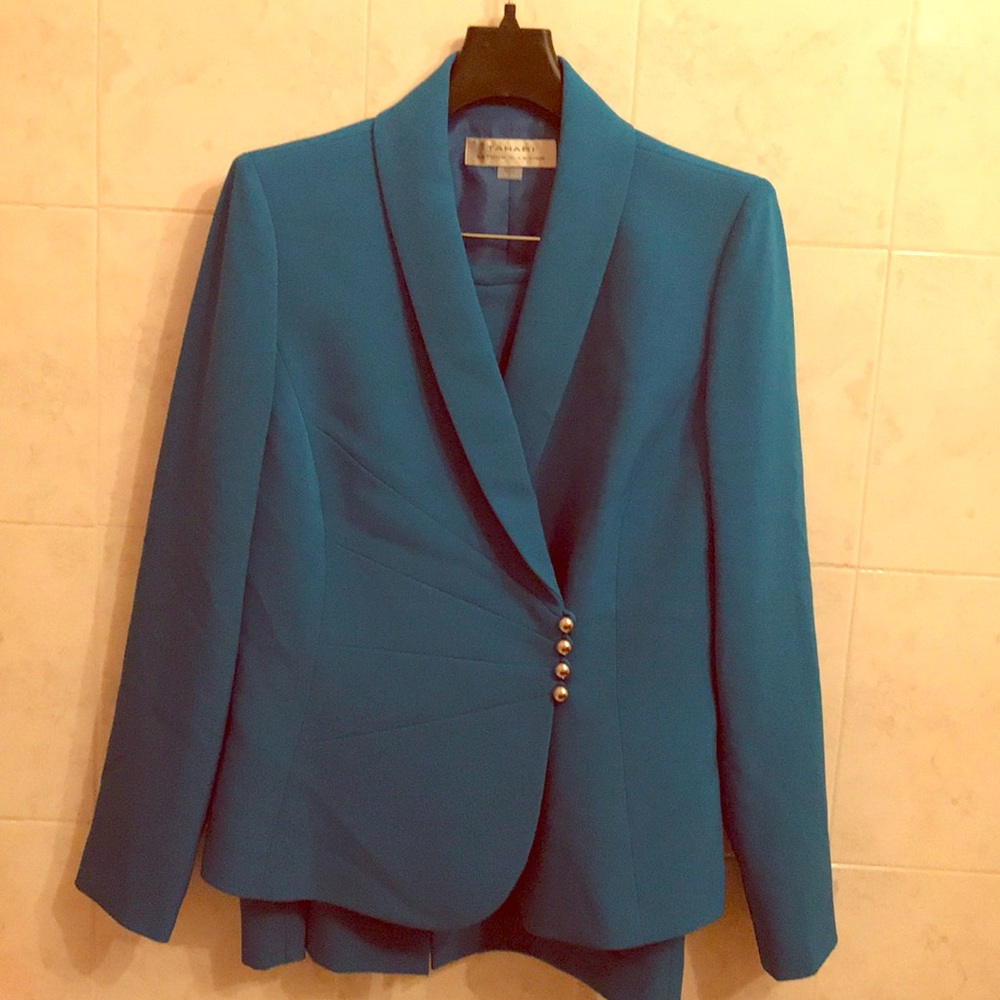 Brand NEW Tahari 2pc suit